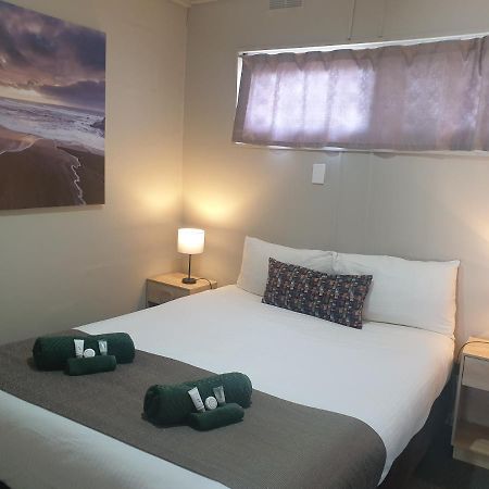 Smerdon Lodge Motel Horsham Extérieur photo