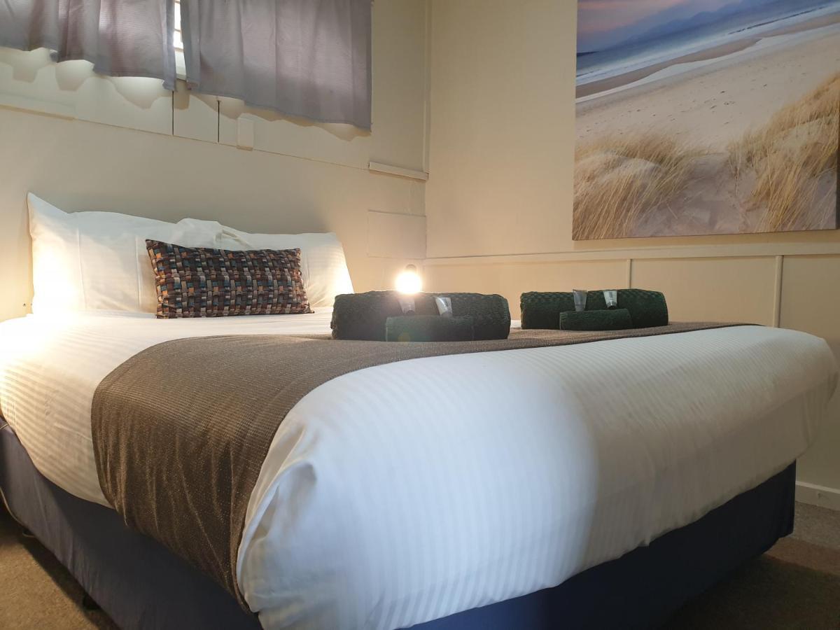 Smerdon Lodge Motel Horsham Extérieur photo