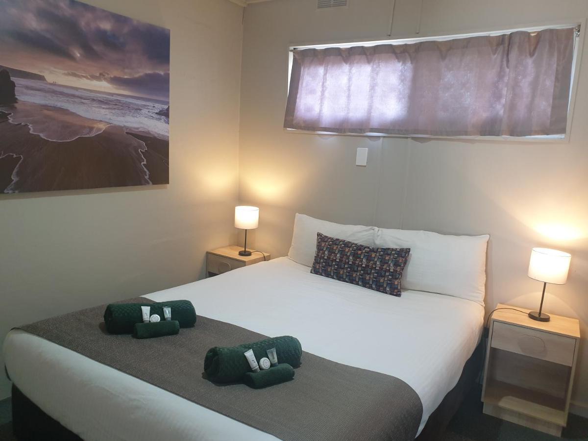 Smerdon Lodge Motel Horsham Extérieur photo