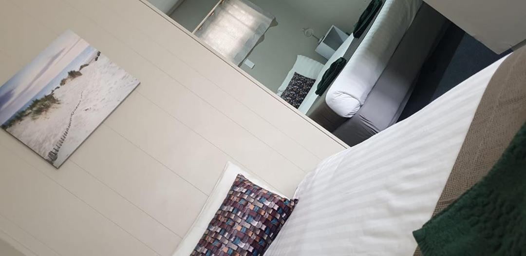 Smerdon Lodge Motel Horsham Extérieur photo