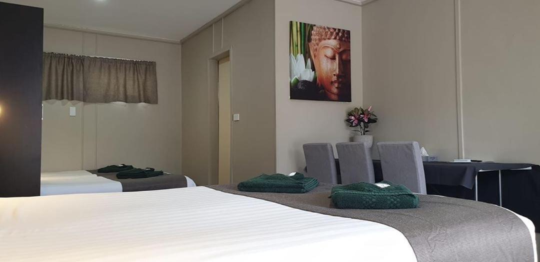 Smerdon Lodge Motel Horsham Extérieur photo